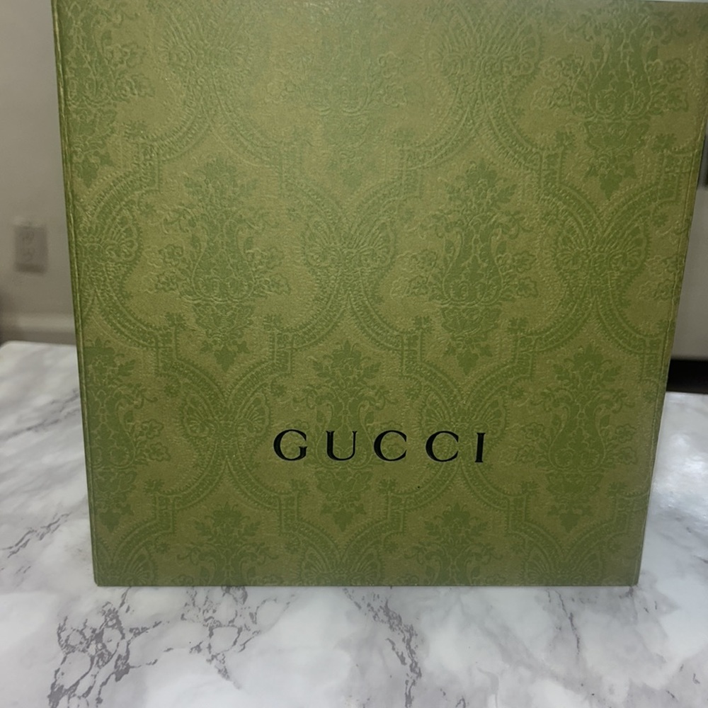 Gucci Black and Beige Belt with Gold GG Buckle - Picture 3 of 6